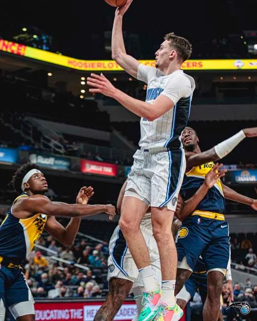 她已经用一 她已经用一